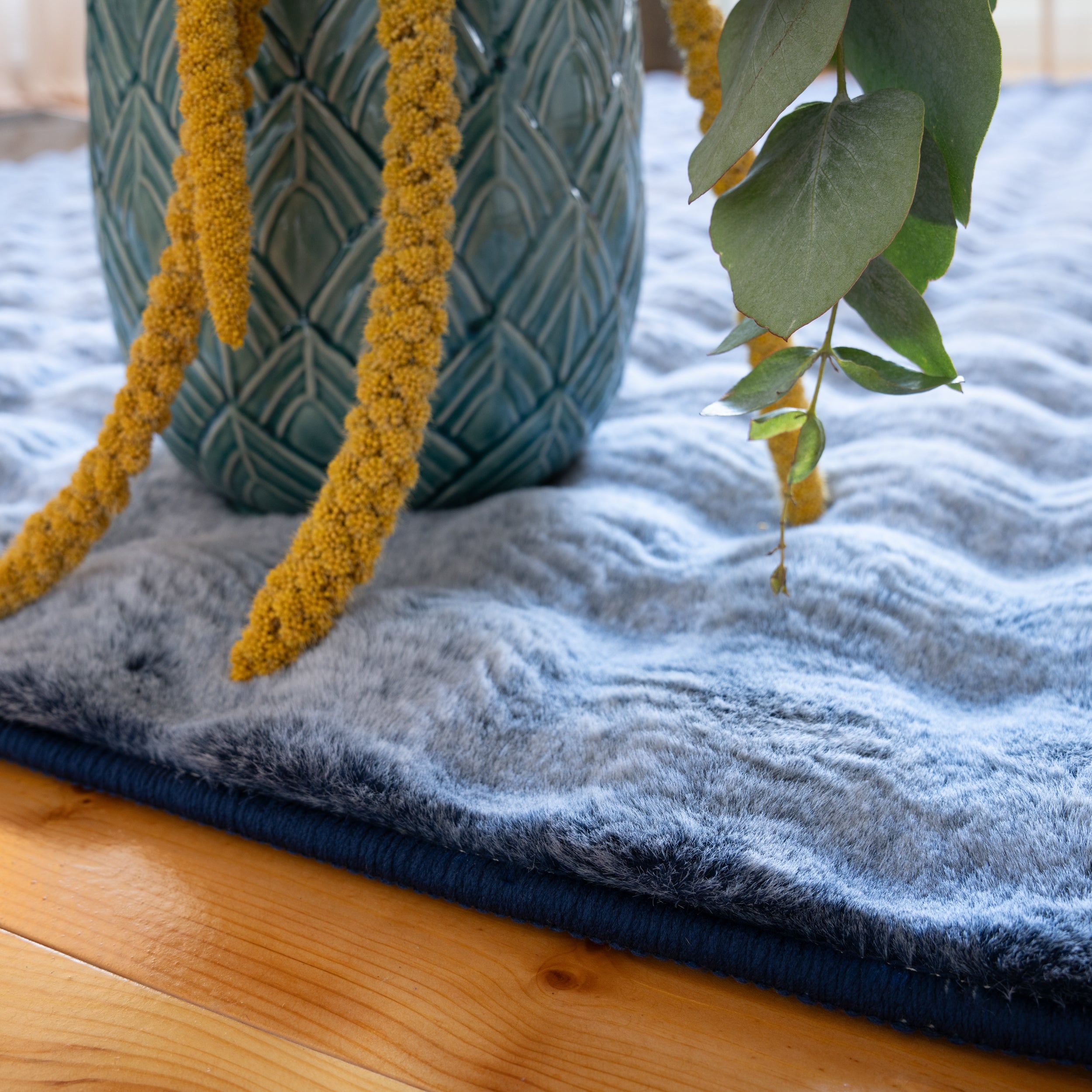 My Calypso 885 blue Hand-tufted luxury carpet with unique design