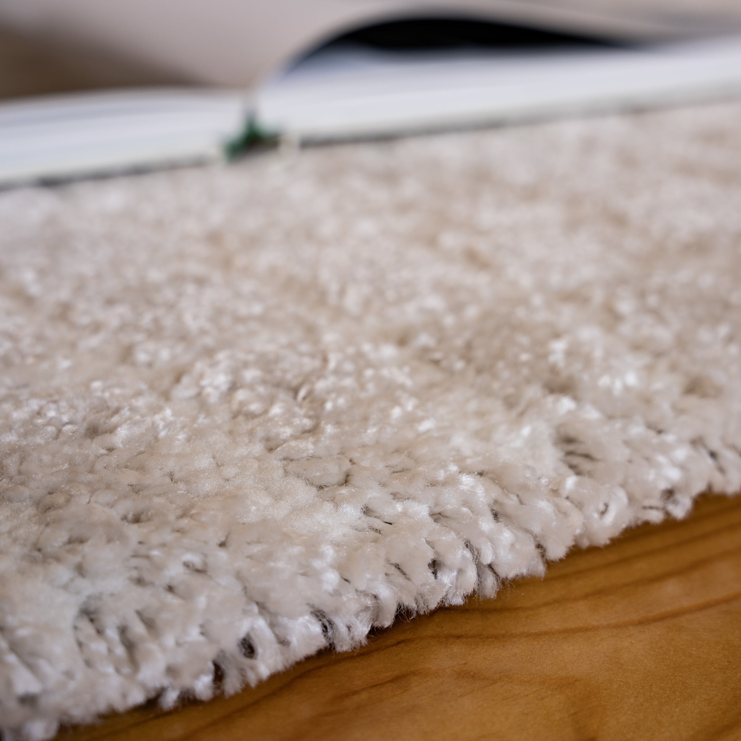 My Canyon 972 cream carpet with 3D effect and fine shine – discover modern elegance