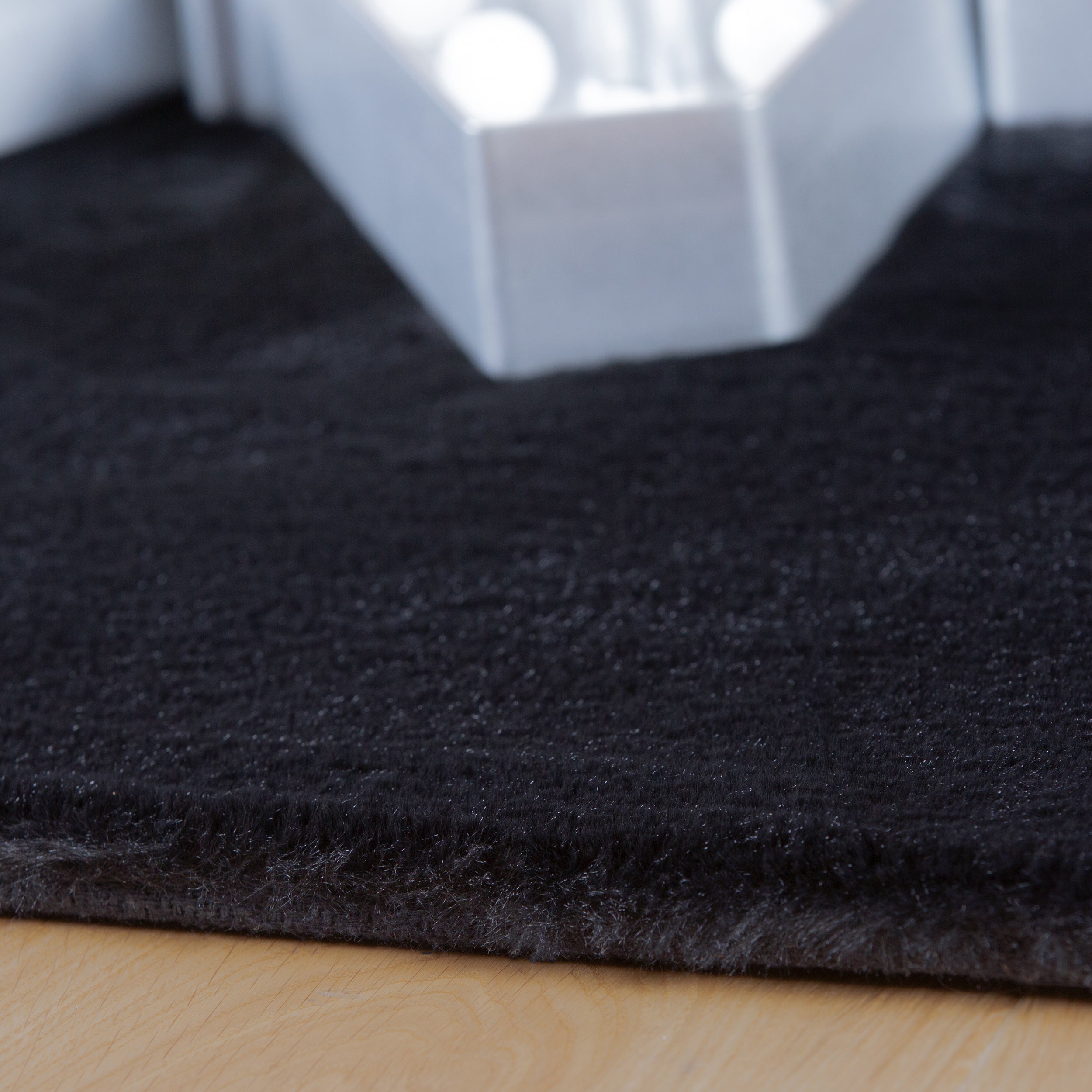 My Cha Cha 535 black: The designer carpet from OBSESSION – sensual, soft, irresistible