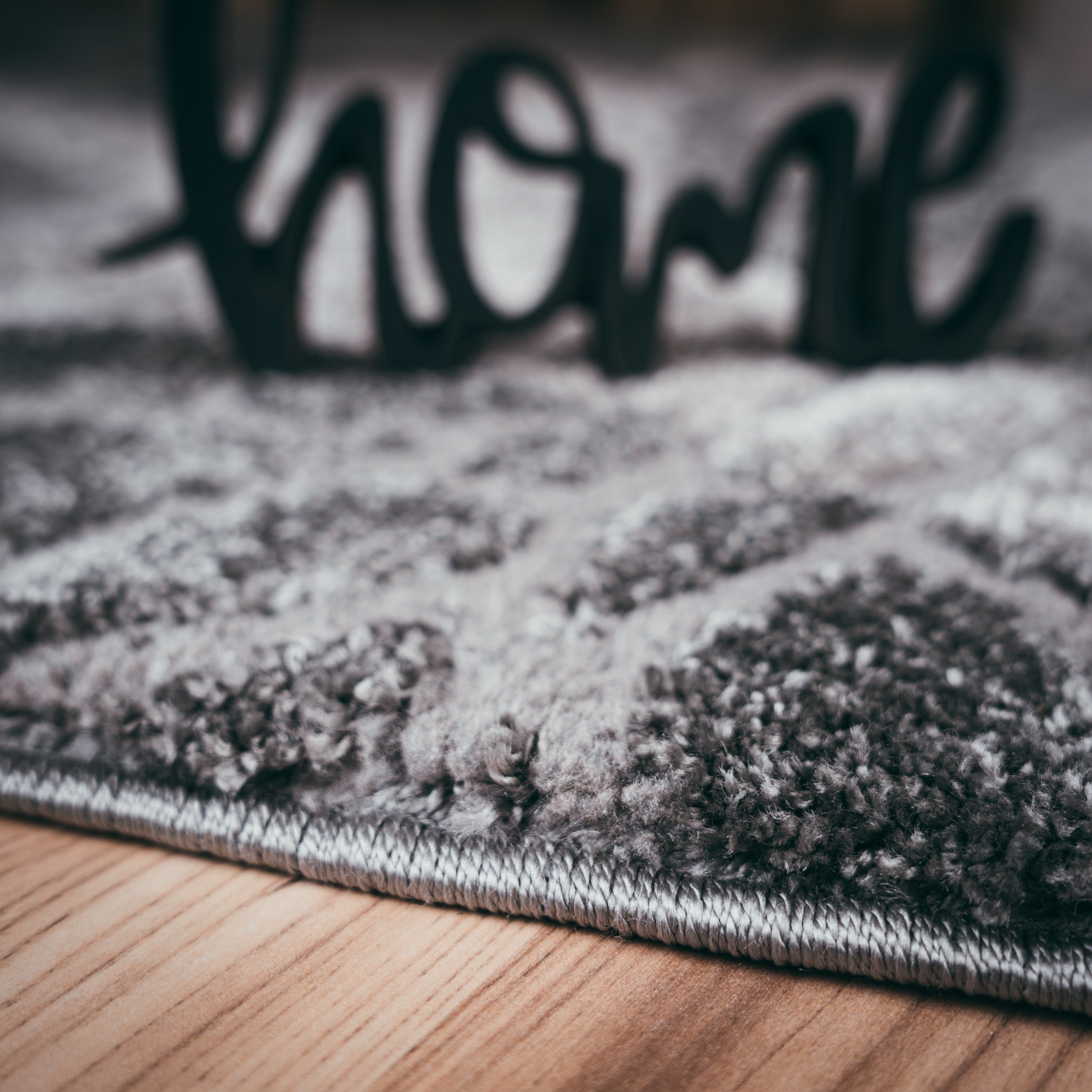 My Frisco 280 anthracite carpet: Handwoven charm for your home