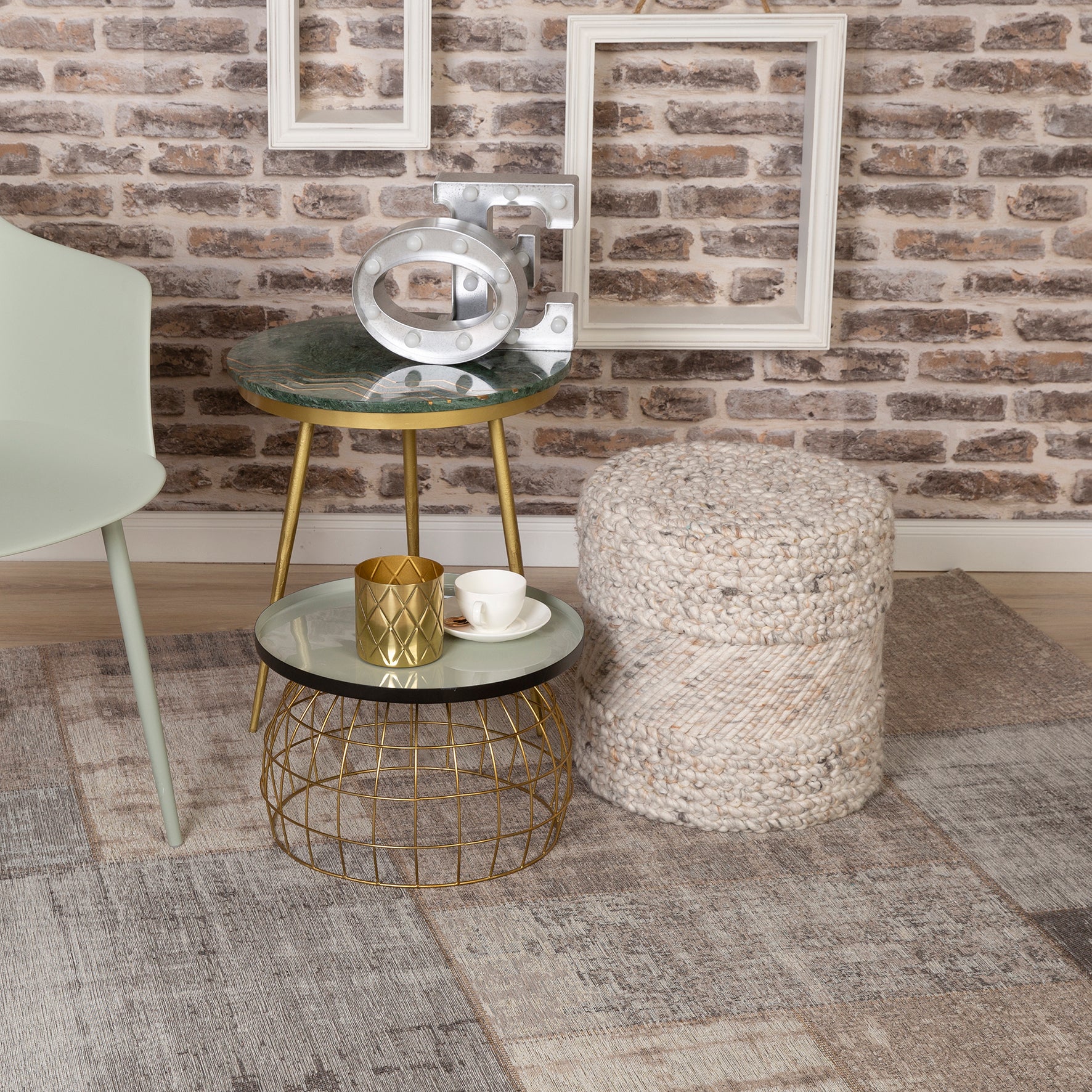 My Gent 751 silver carpet: Patchwork charm for your home