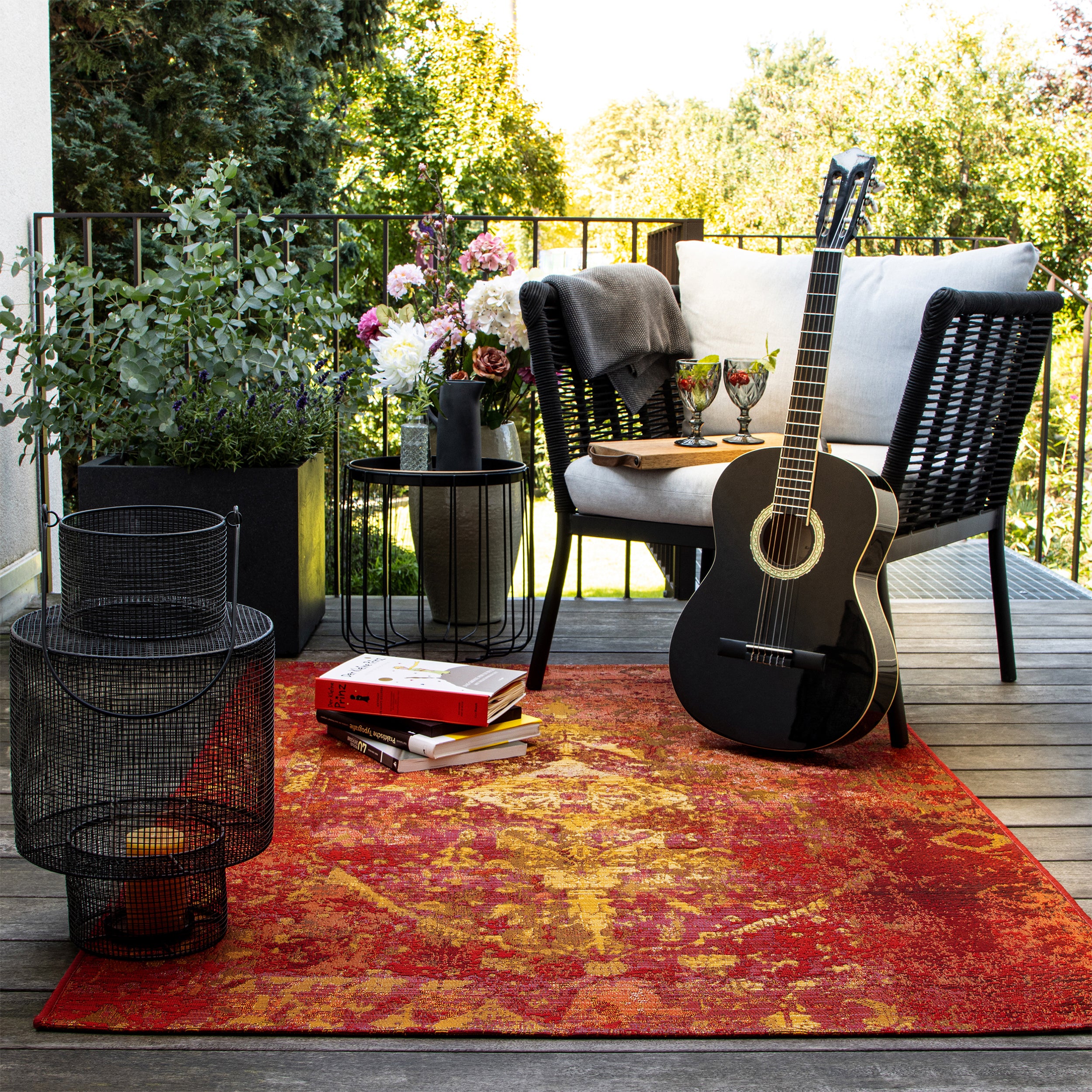 My Gobelina 643 red carpet: The wow factor for your outdoor ensemble
