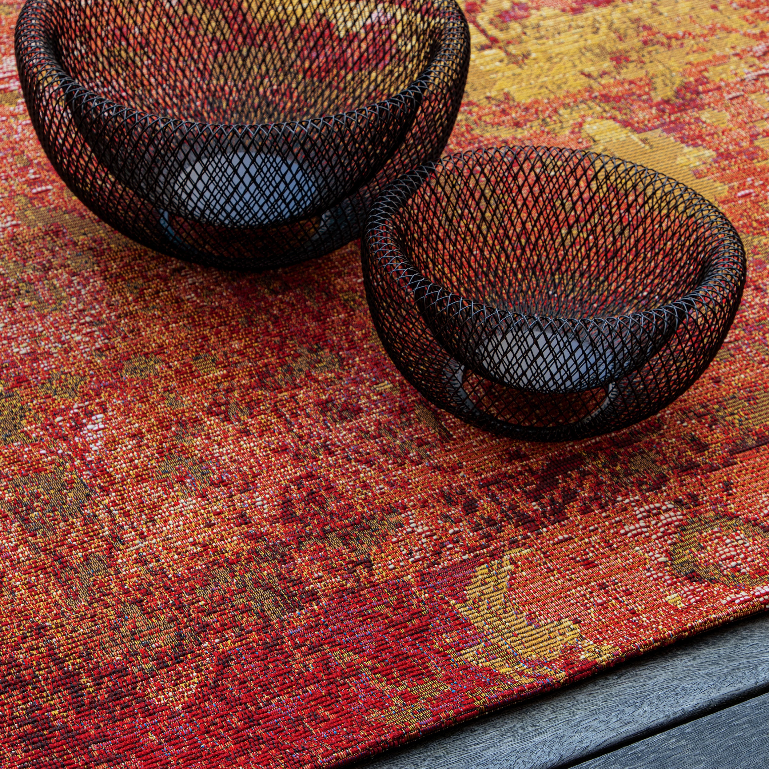 My Gobelina 643 red carpet: The wow factor for your outdoor ensemble