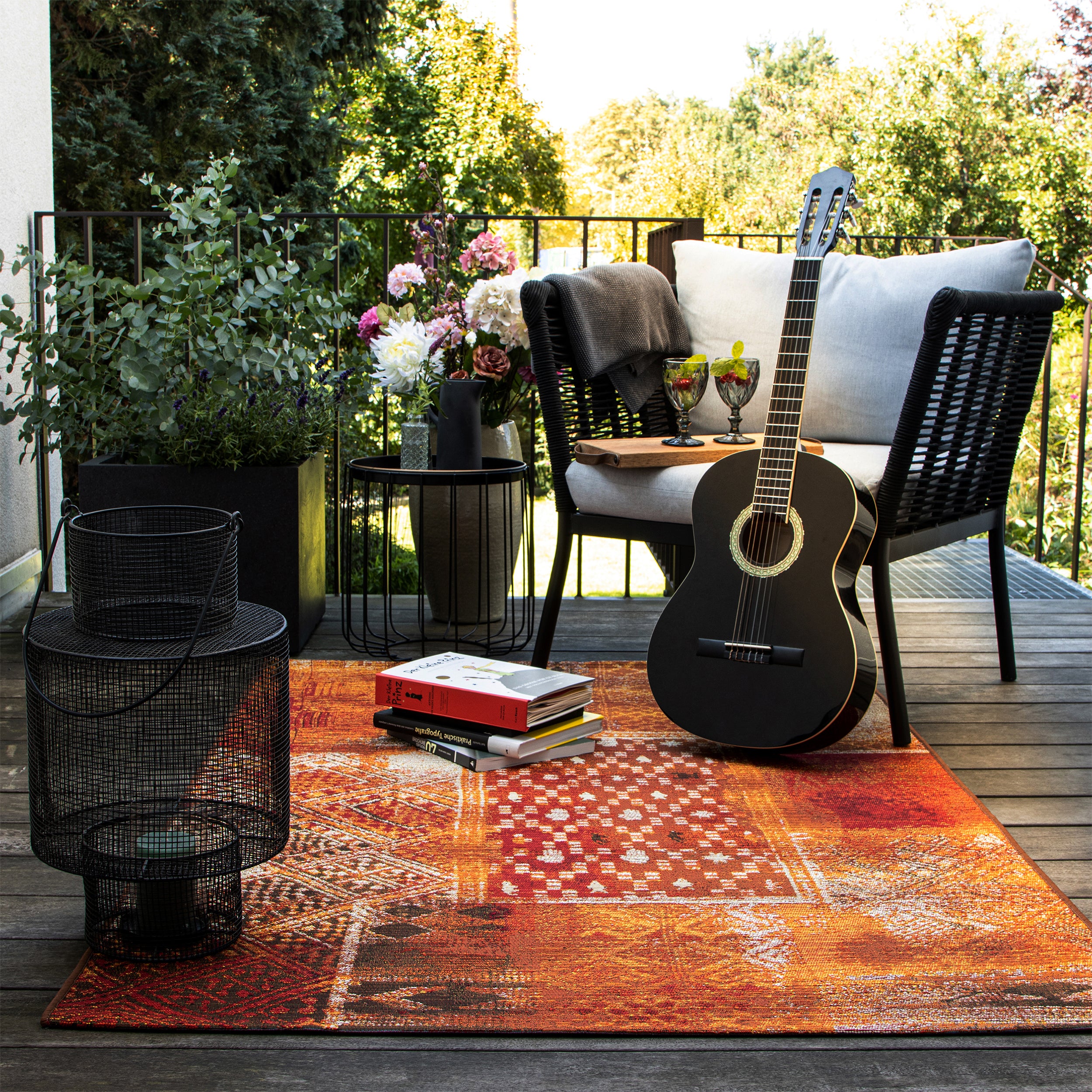My Gobelina 644 multi carpet: The wow factor for your outdoor ensemble