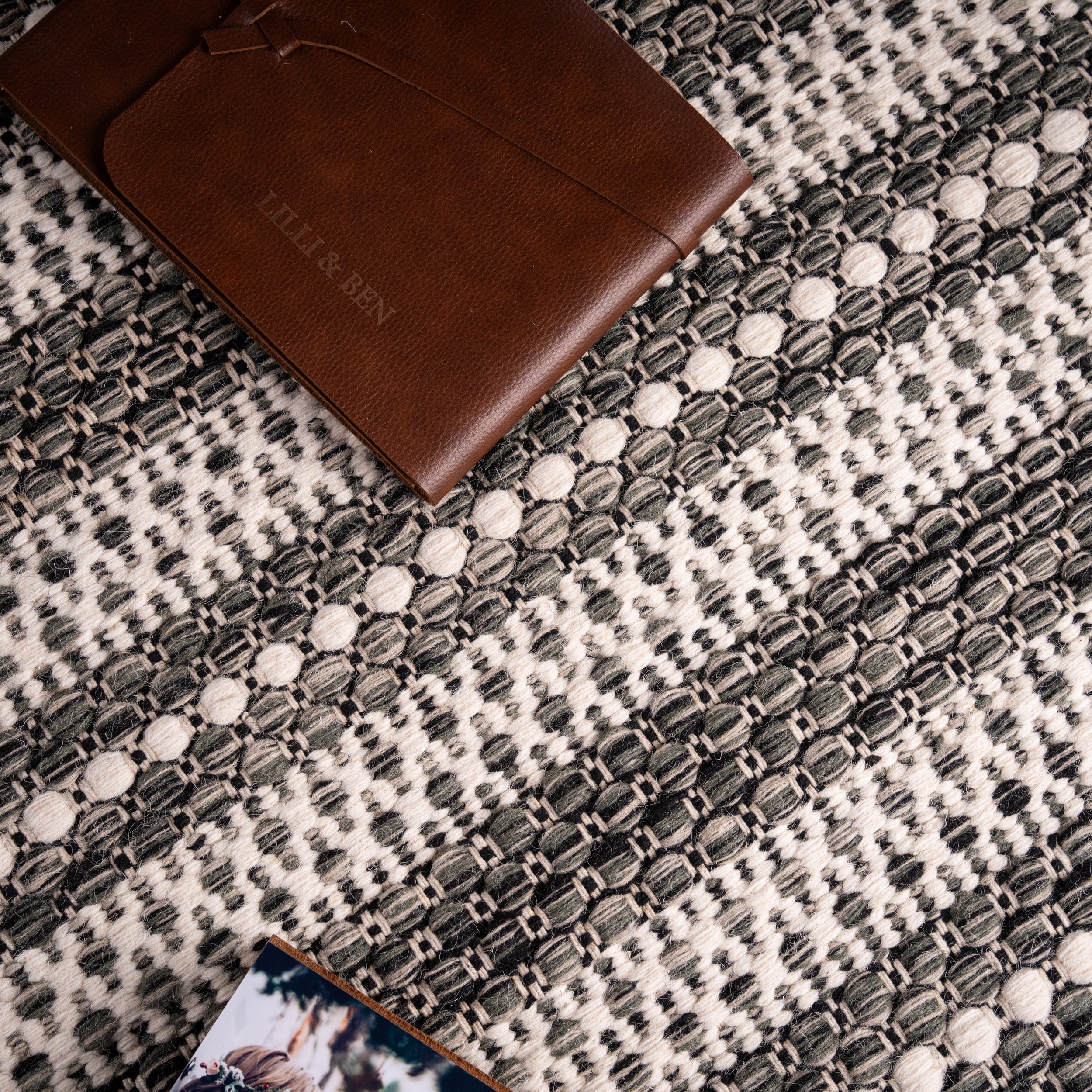 My Jaipur 335 grey carpet: Simple design, pure beauty