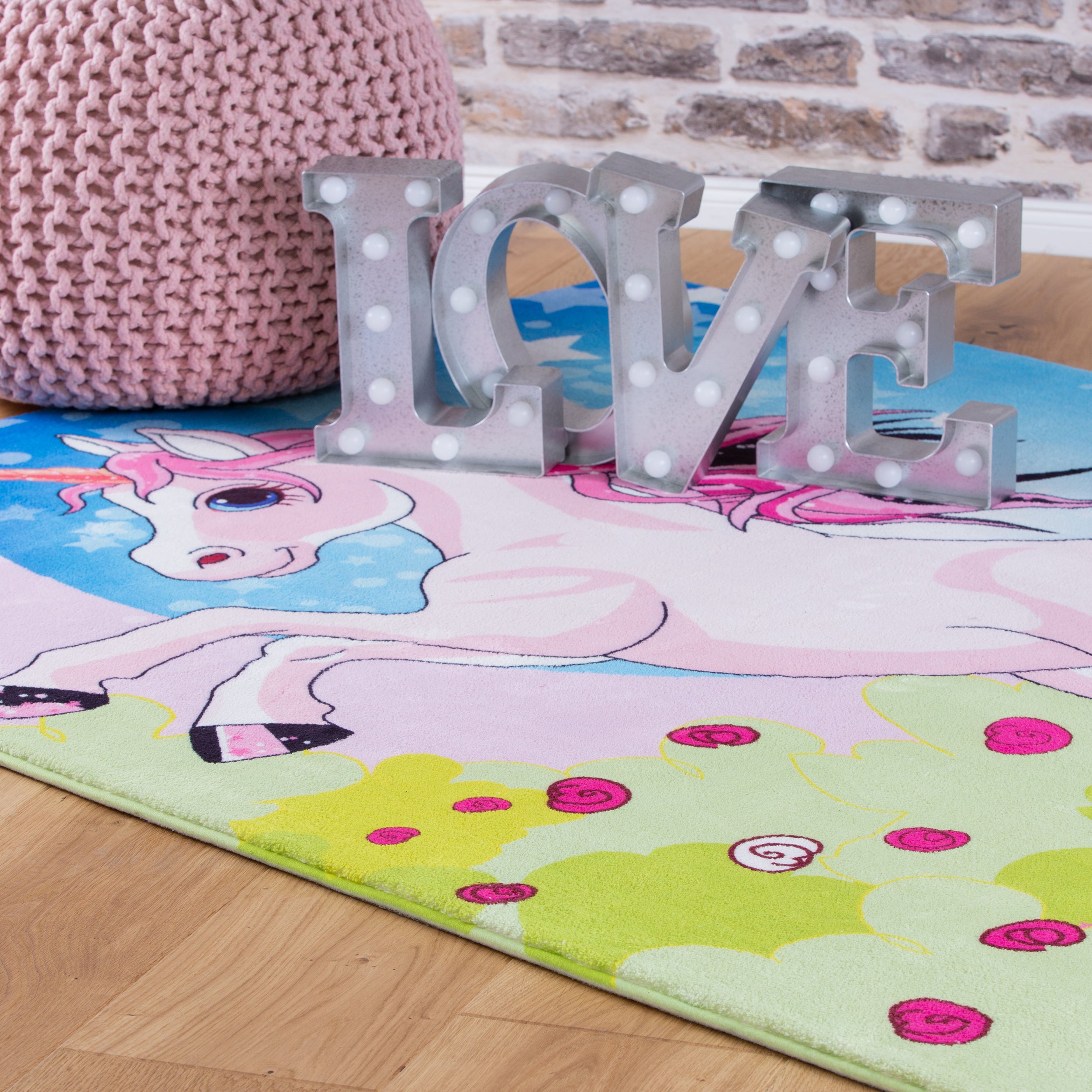 My Juno 474 unicorn rug: Colorful dreams for little adventurers