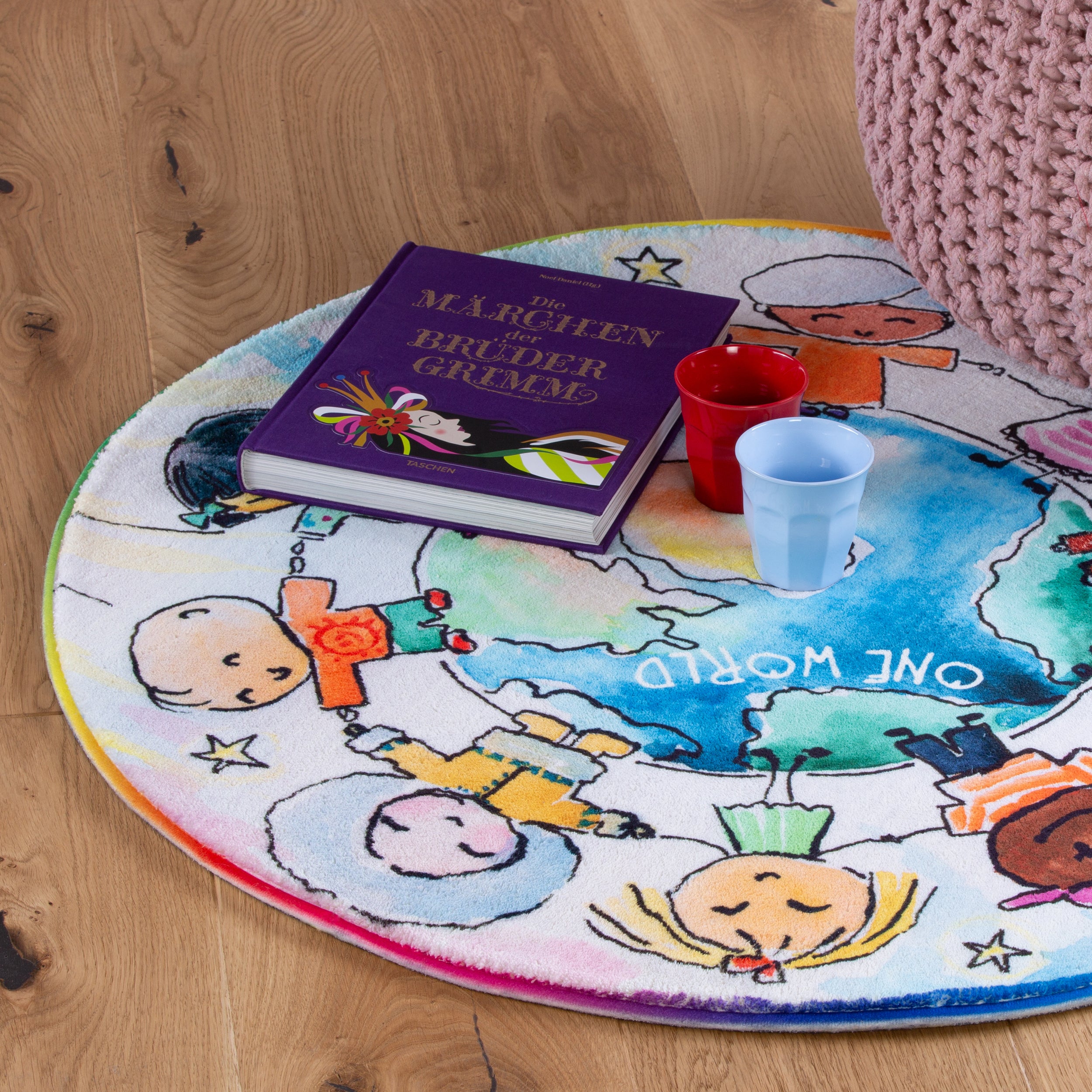 My Juno 477 world carpet: Colorful dreams for little adventurers