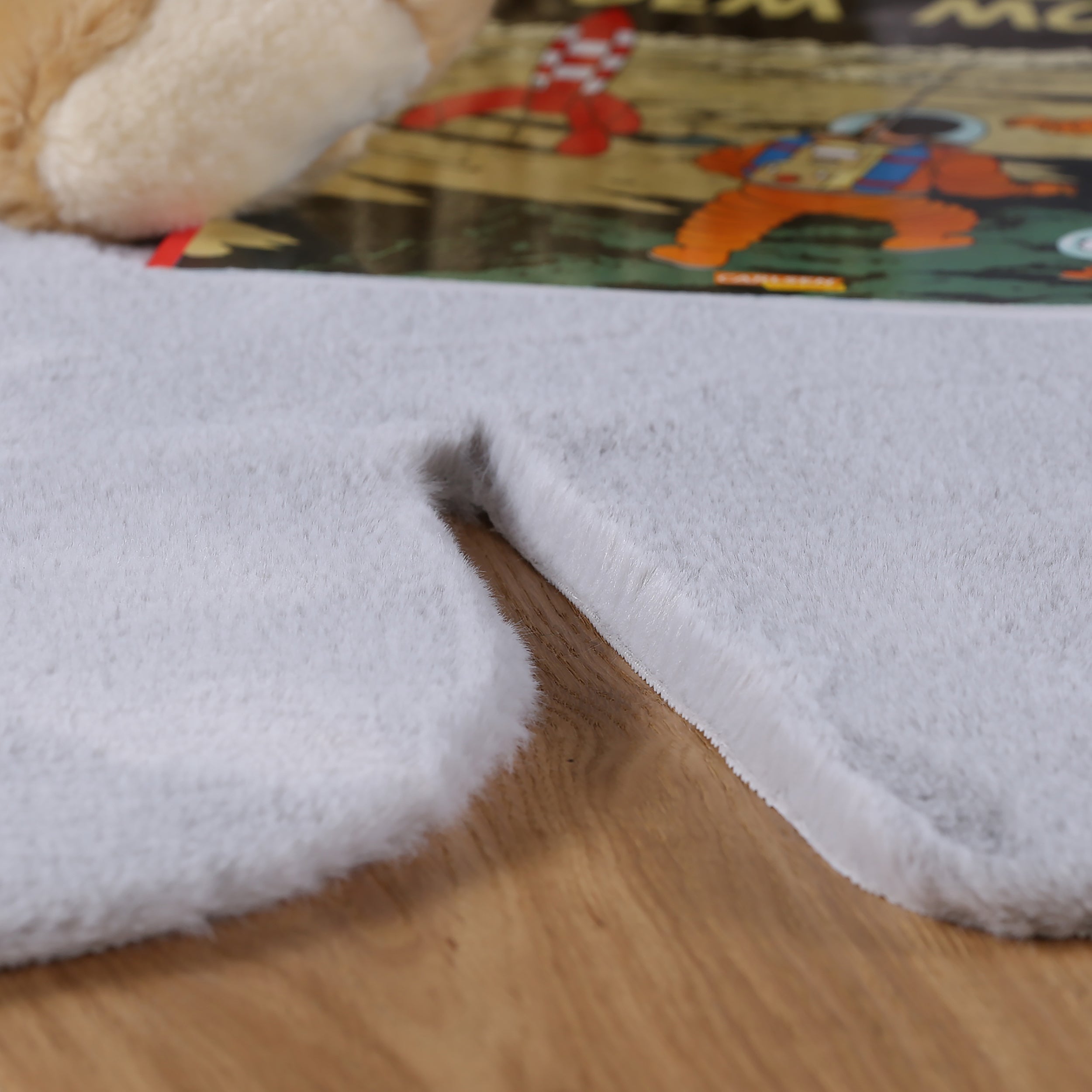 My Luna 854 silver carpet: simplicity that enchants