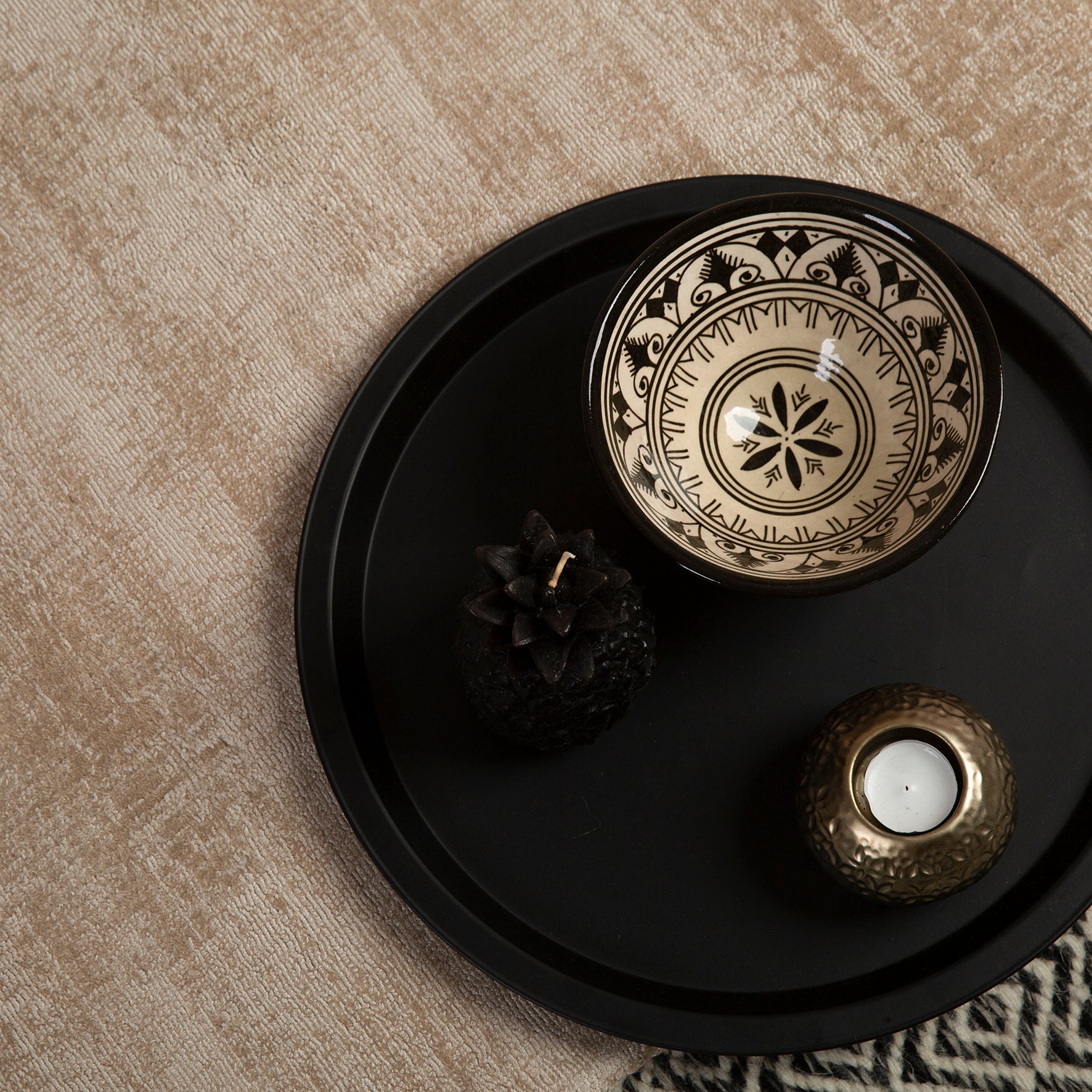 My Maori 220 beige carpet: nature refined in modern design