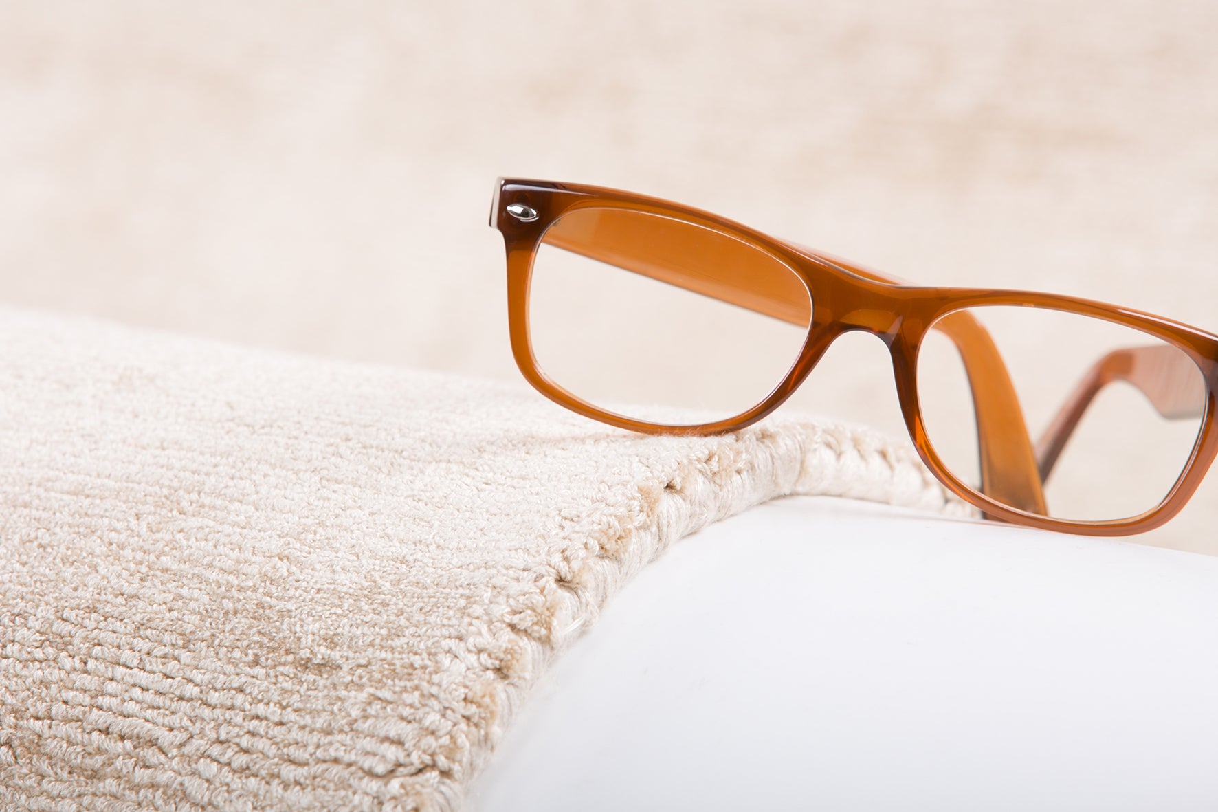 My Maori 220 beige carpet: nature refined in modern design