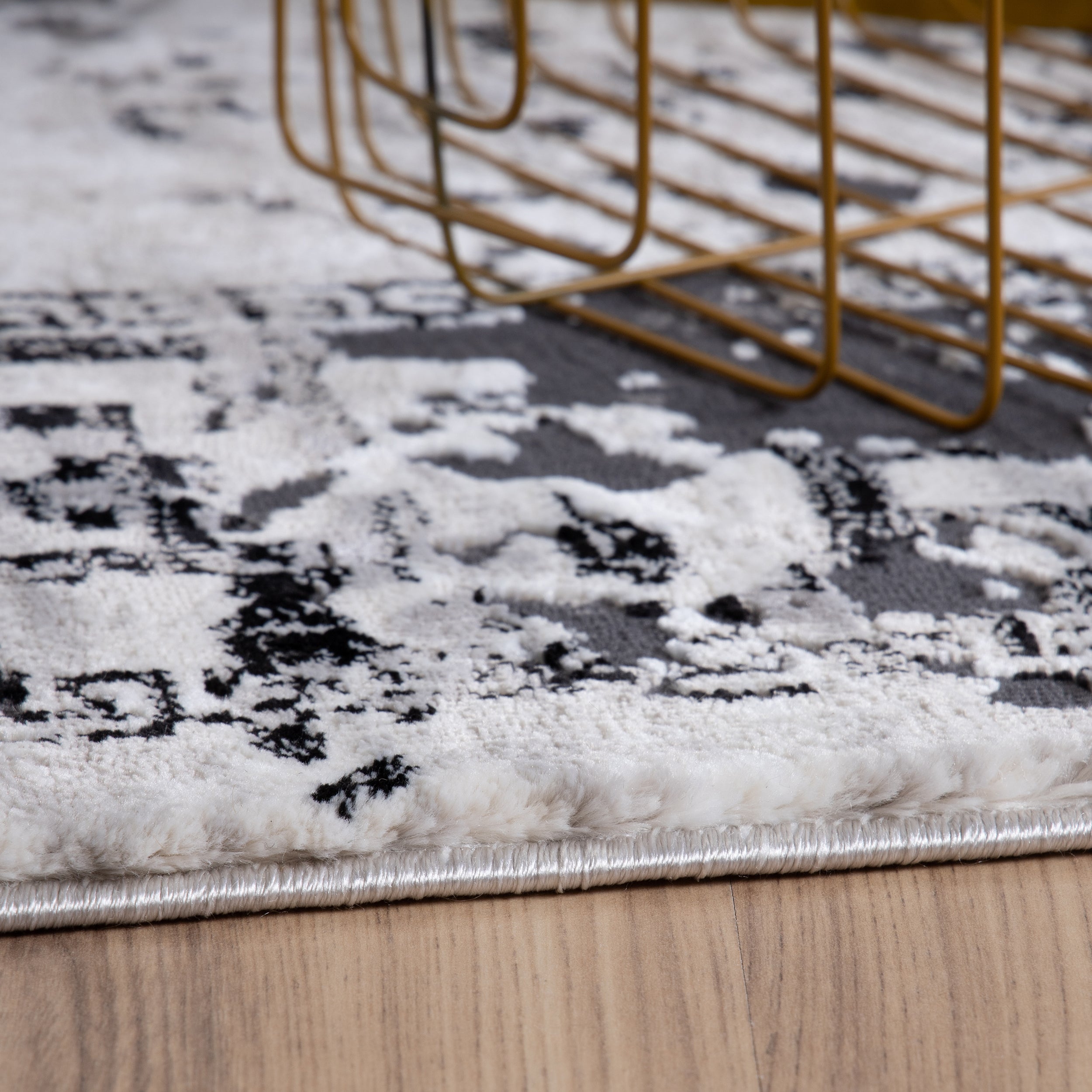 My Opal 911 grey carpet: Artistic design inspired by the immediacy of Obsession