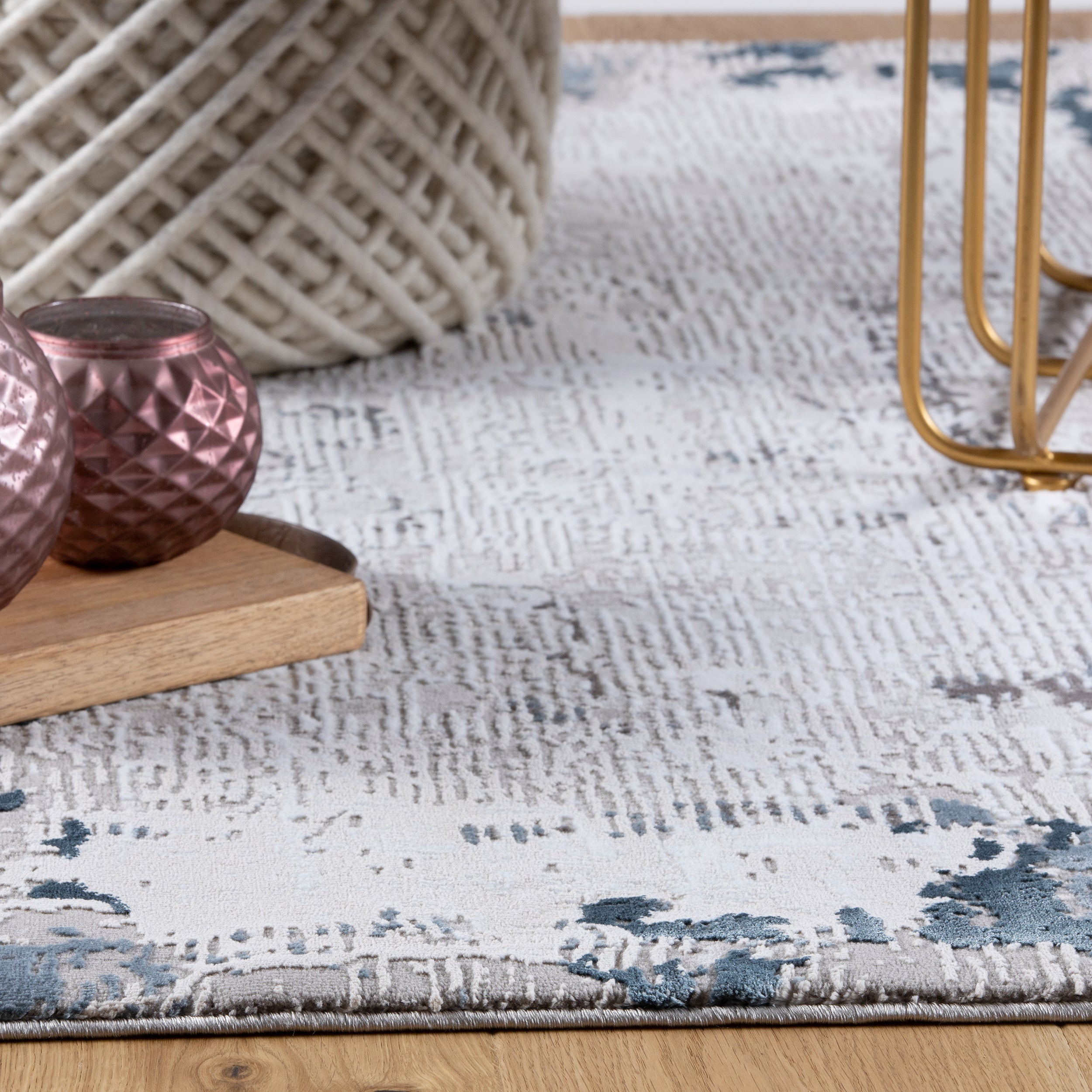 My Opal 912 blue Teppich: Kunstvolles Design inspiriert vom Unmittelbaren von Obsession