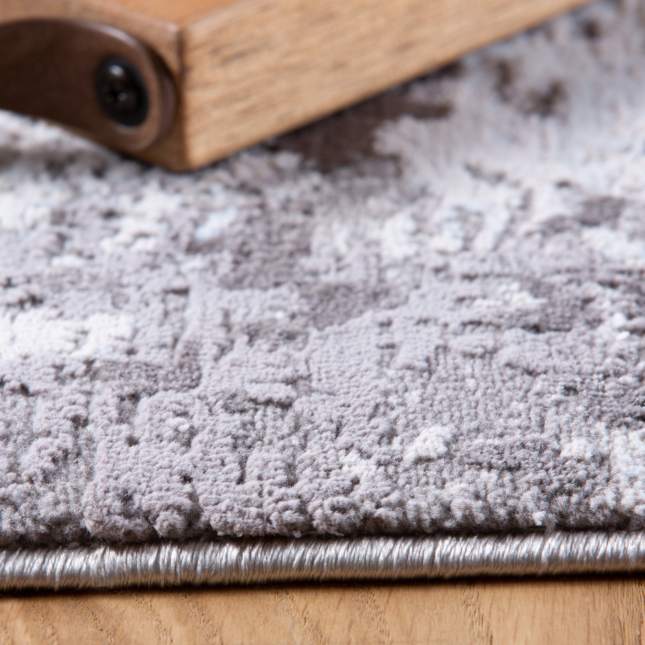 My Opal 912 taupe Teppich: Kunstvolles Design inspiriert vom Unmittelbaren von Obsession