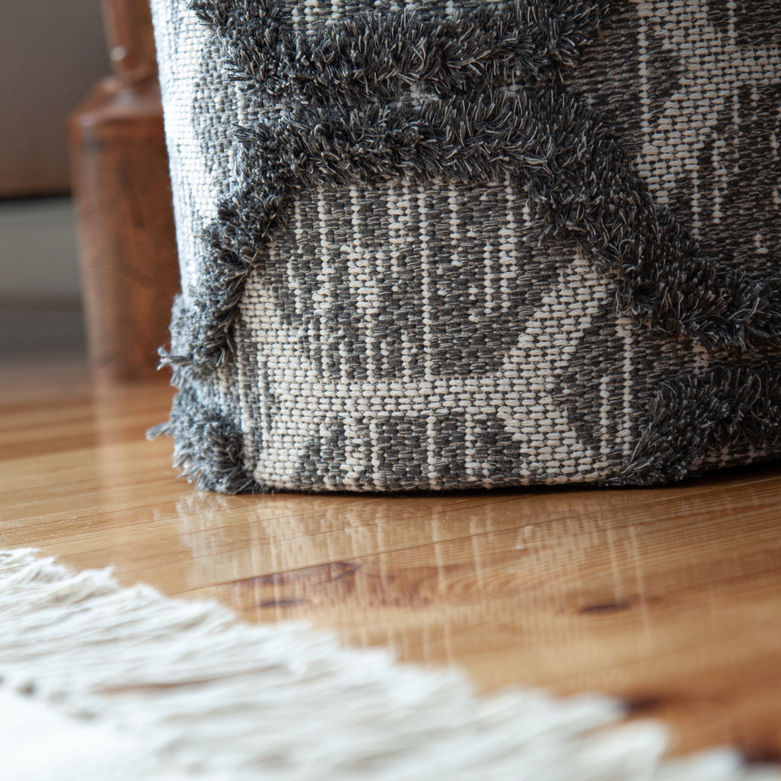 My Nomad Pouf grey: Sustainability meets impressive design