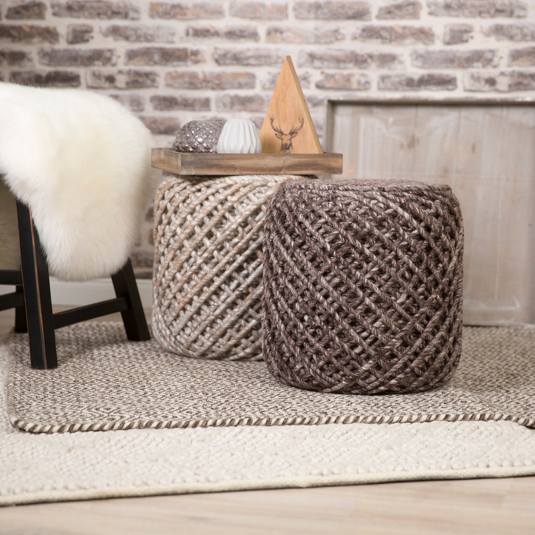 My Pouf Royal 888 coffee: natural materials, raffia look, and timeless elegance