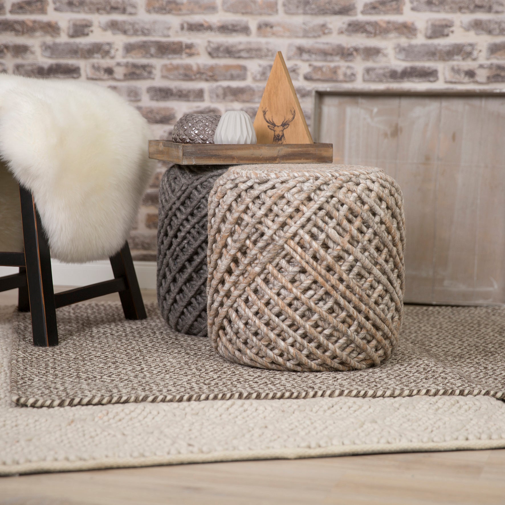 My Pouf Royal 888 sand: natural materials, raffia look, and timeless elegance