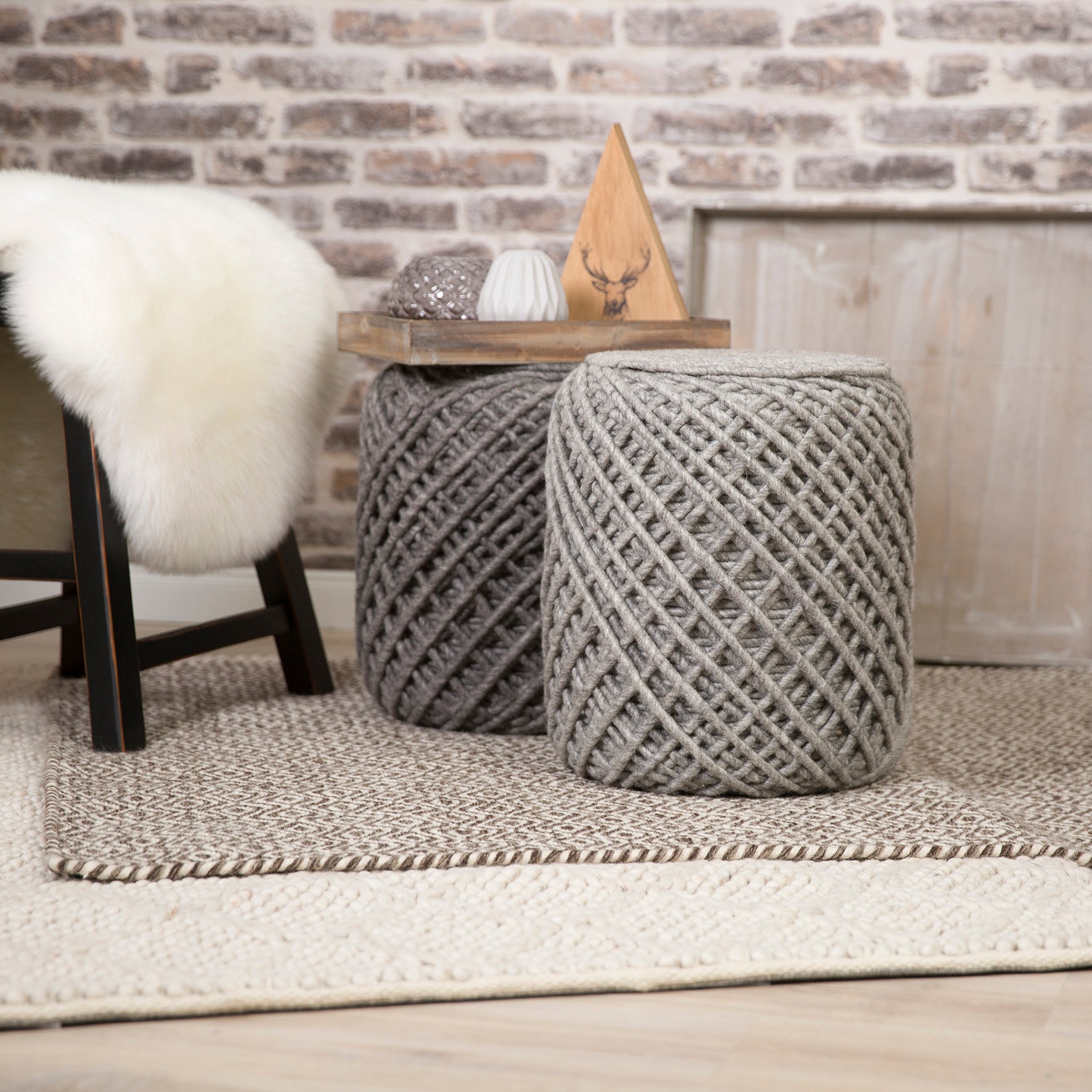 My Pouf Royal 888 silver: natural materials, raffia look, and timeless elegance