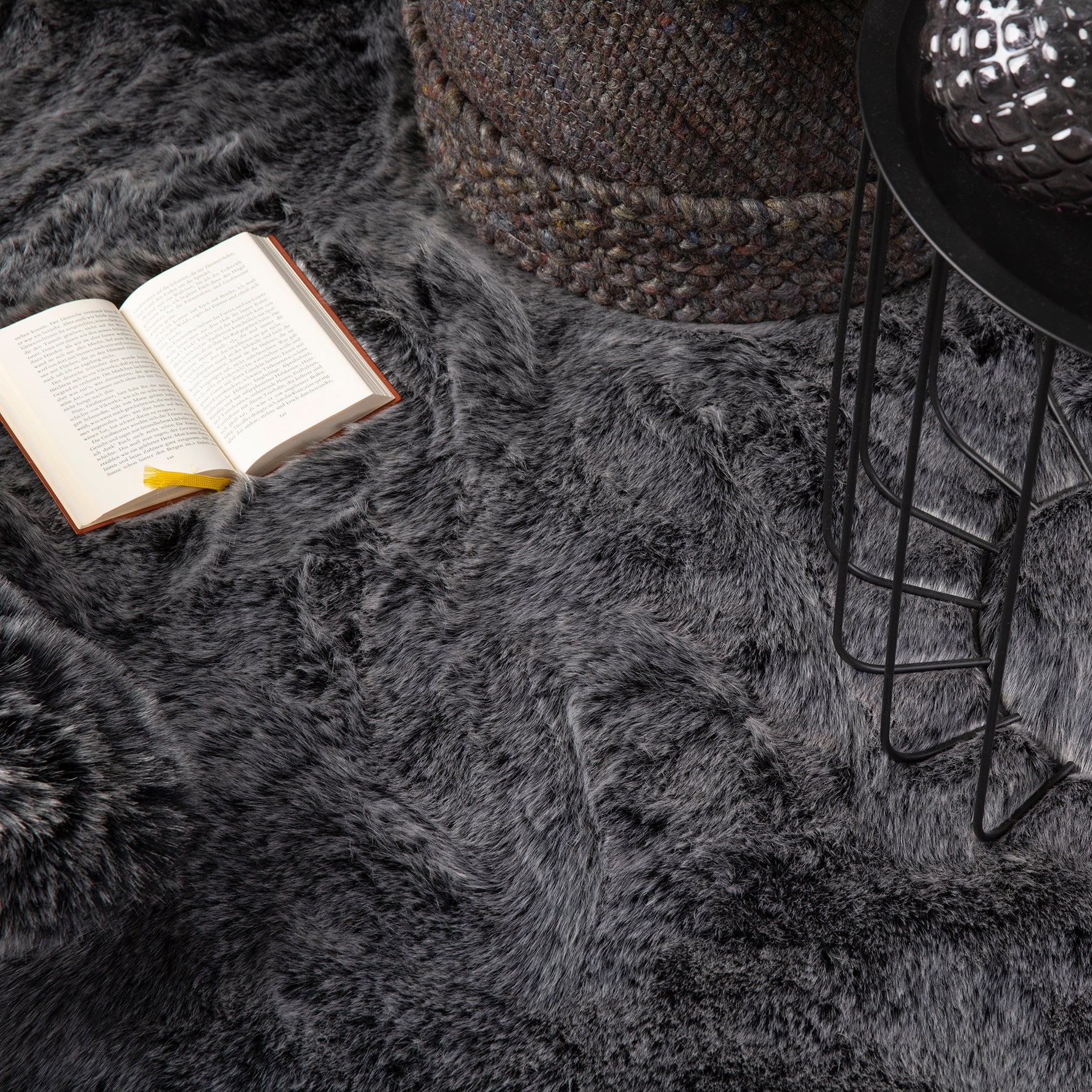 My Samba 495 anthracite carpet: Stylish faux fur for individual feel-good moments from OBSESSION