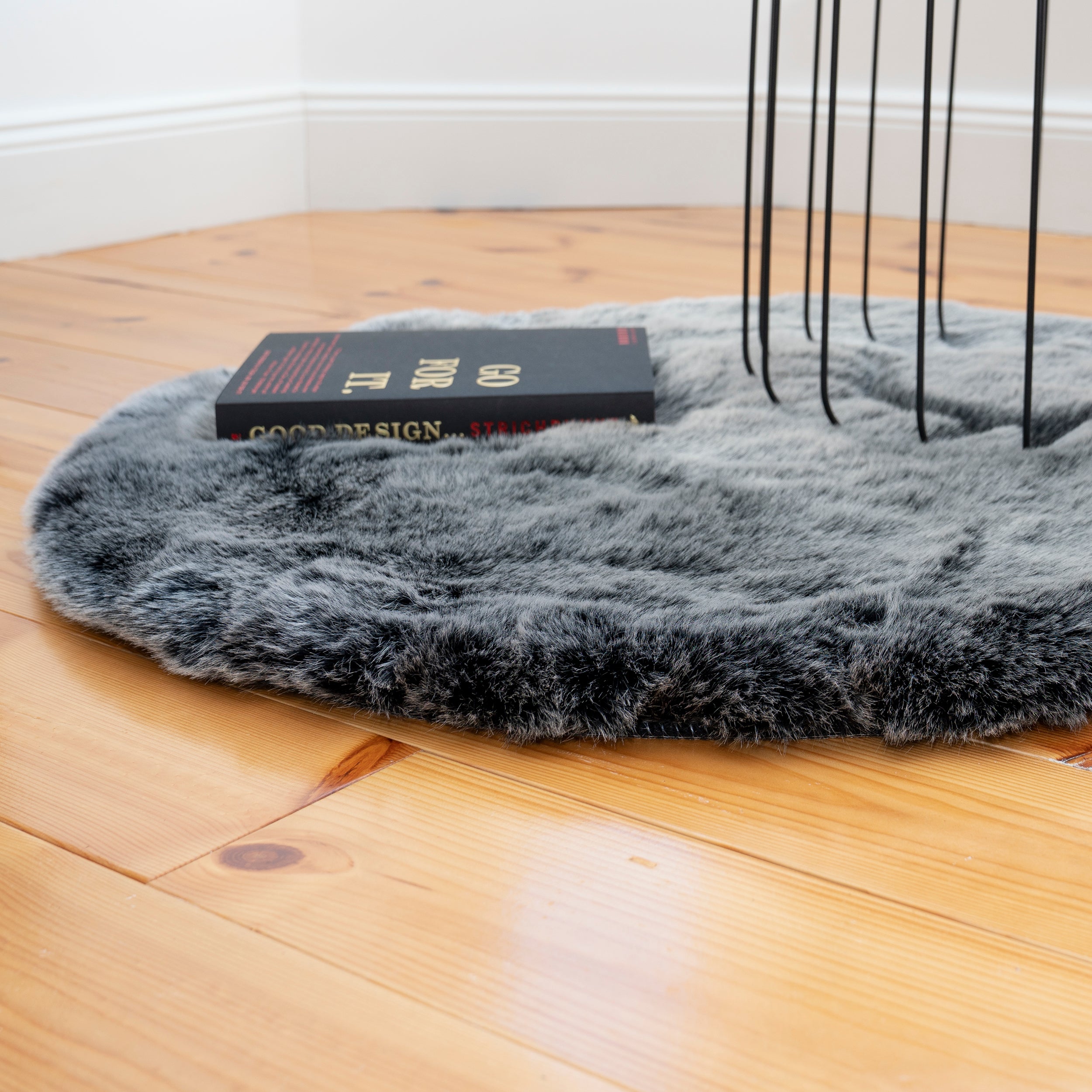 My Samba 495 anthracite carpet: Stylish faux fur for individual feel-good moments from OBSESSION
