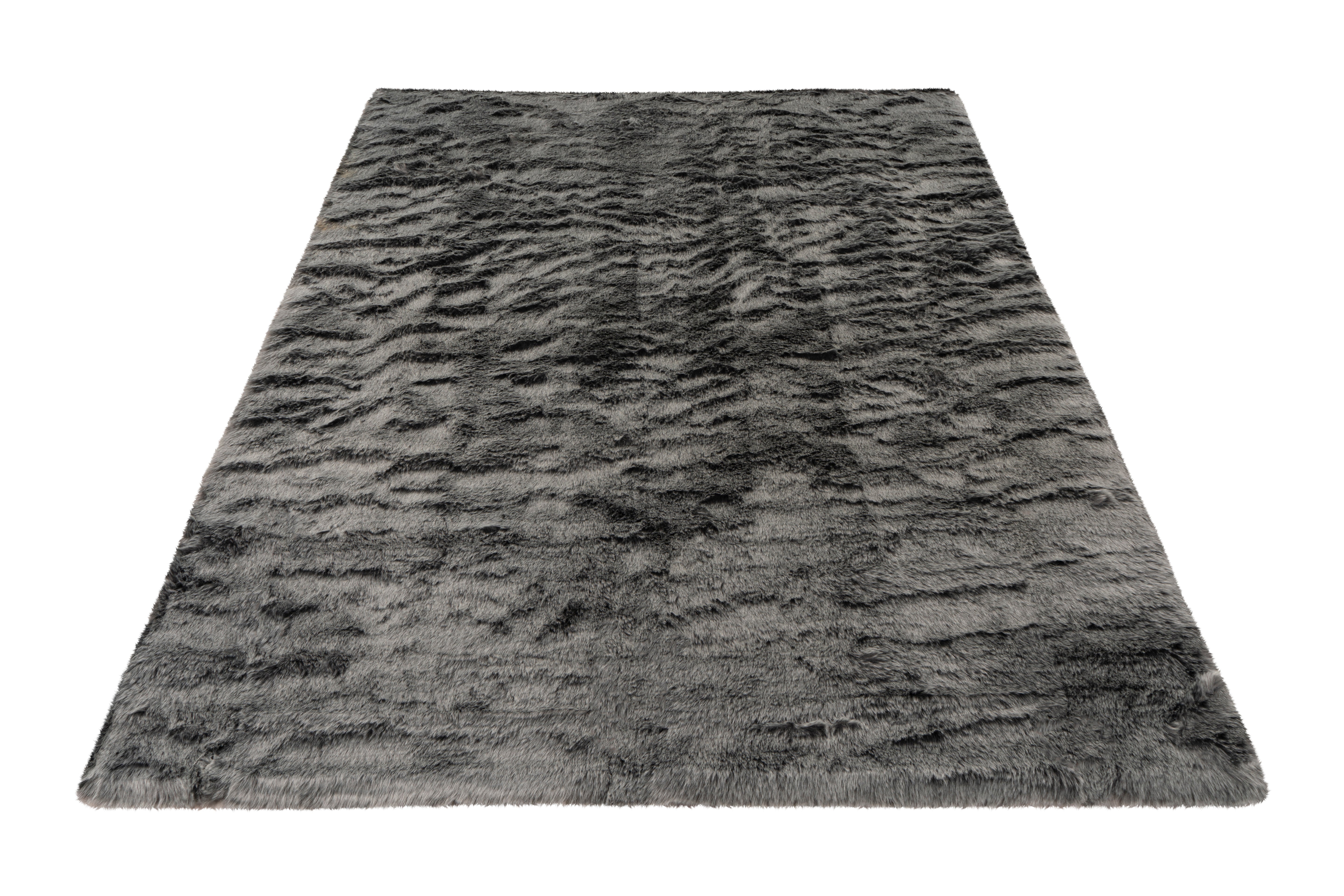 My Samba 495 silver carpet: Stylish faux fur for individual feel-good moments from OBSESSION