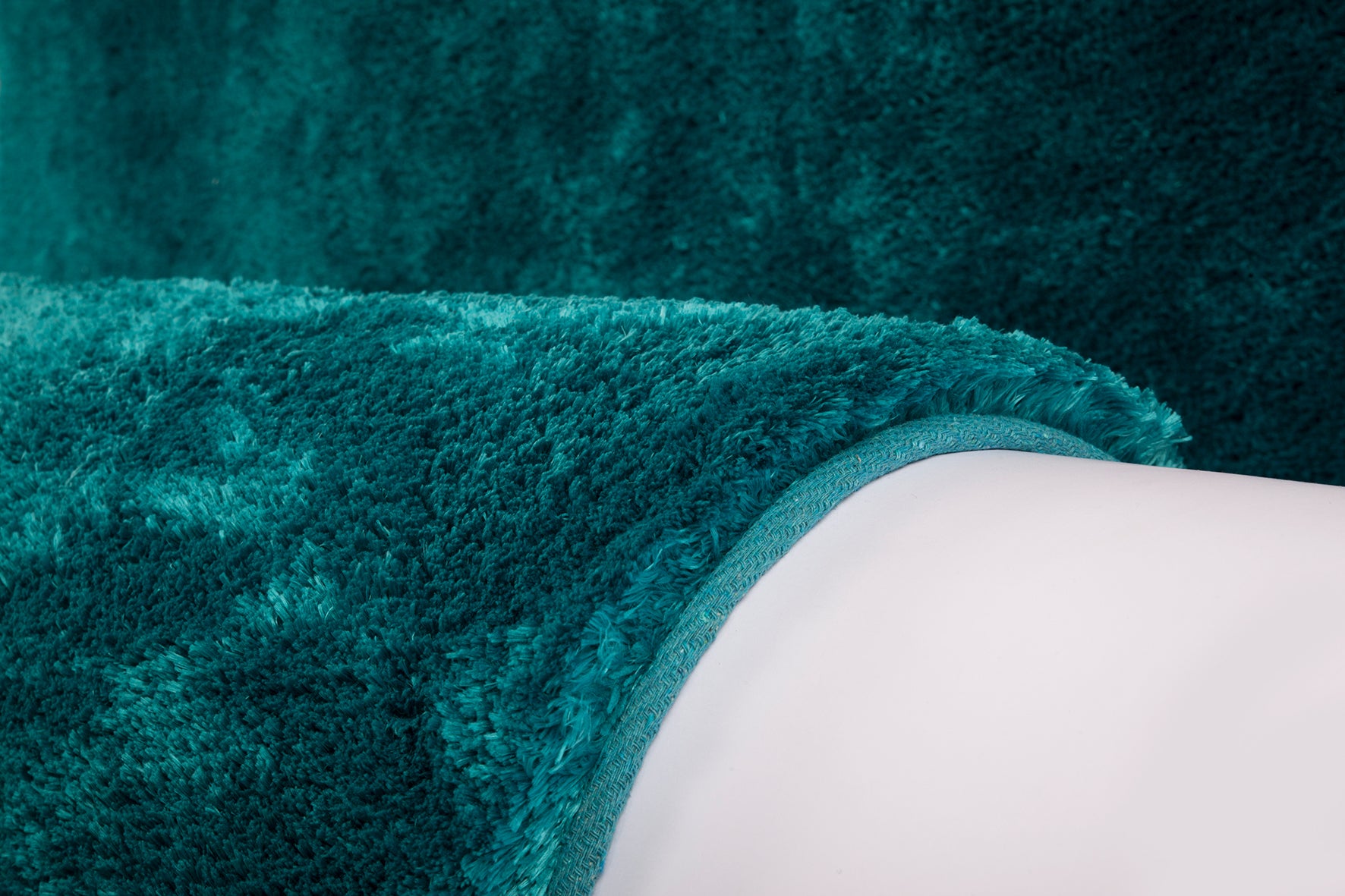 My Curacao 490 petrol: The fluffy designer carpet from OBSESSION in the latest trend colors